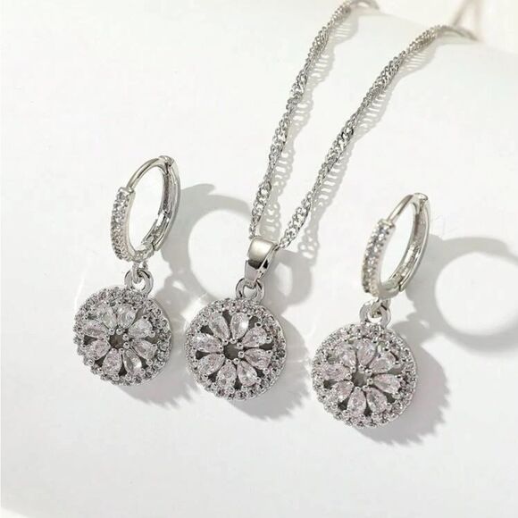 3pcs/set Elegant Flower Shaped Cubic Zirconia Jewelry Set With Jewelry Gift Box - Picture 4 of 11